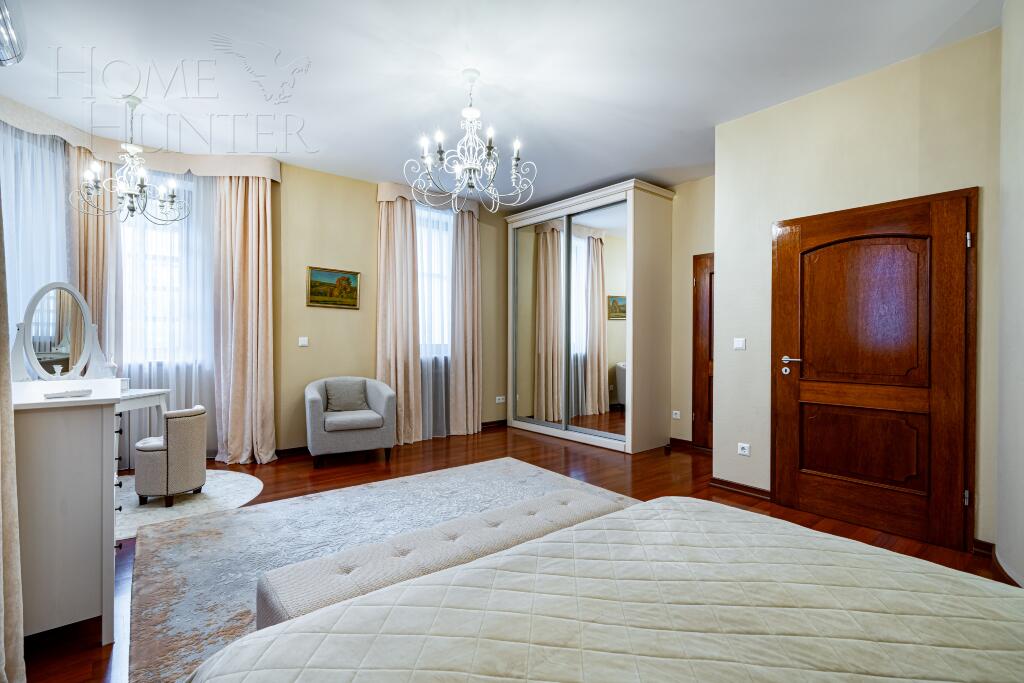 3-этажный коттедж 600 м² с отделкой