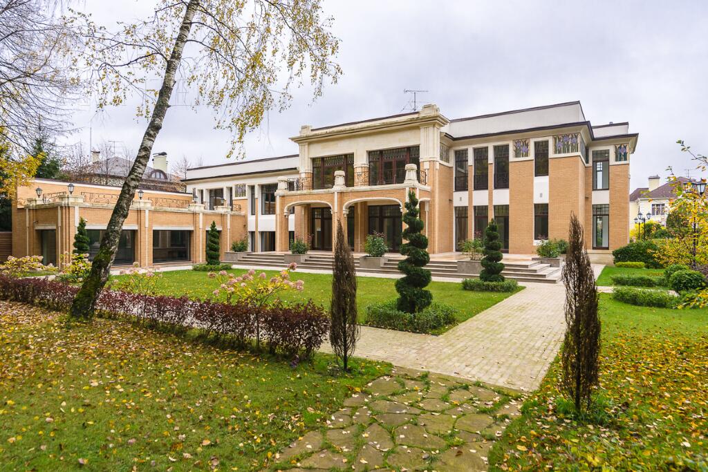 2-этажный коттедж 1 372 м² с отделкой