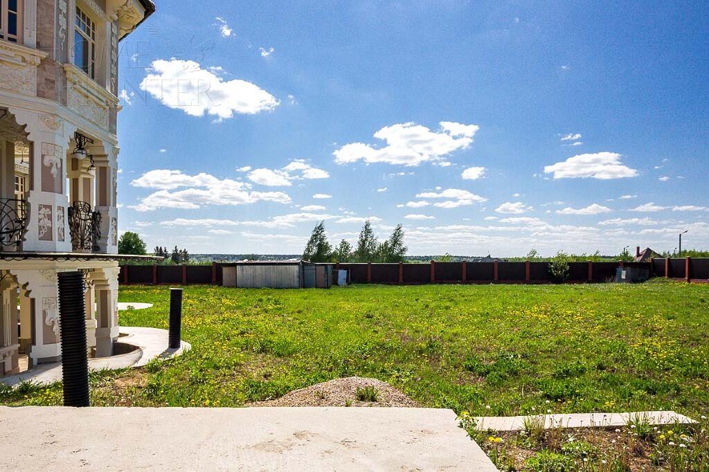 2-этажный коттедж 1 700 м² без отделки