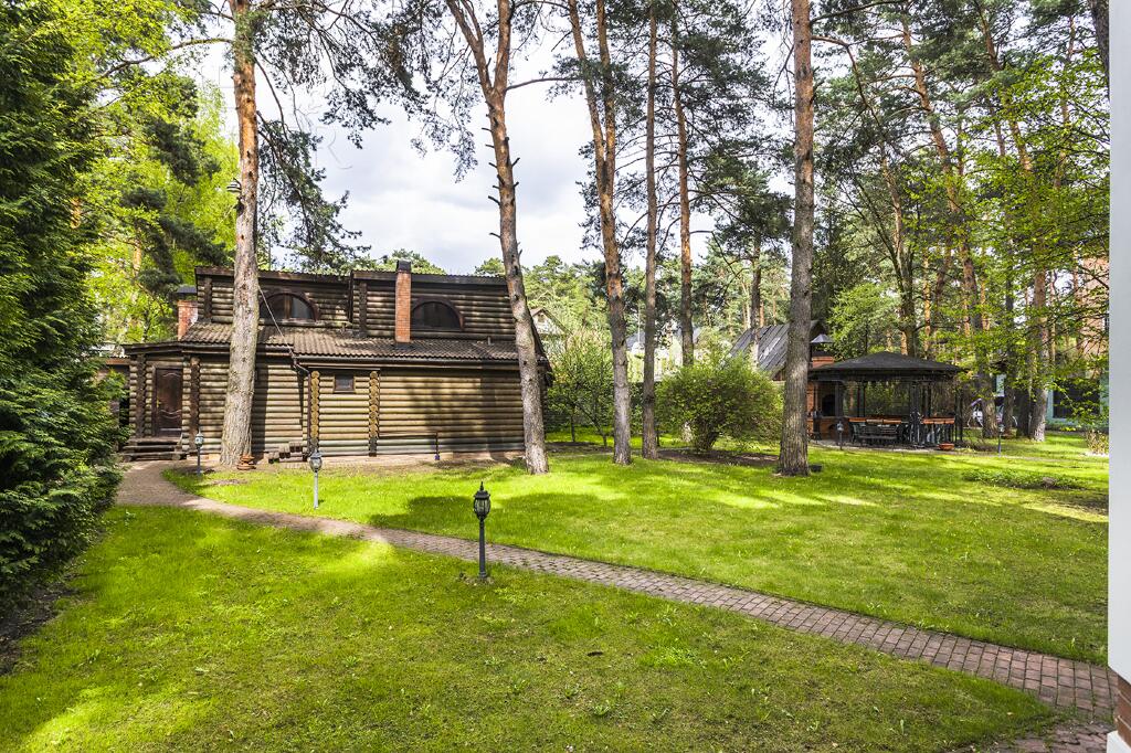 2-этажный коттедж 560 м² с отделкой