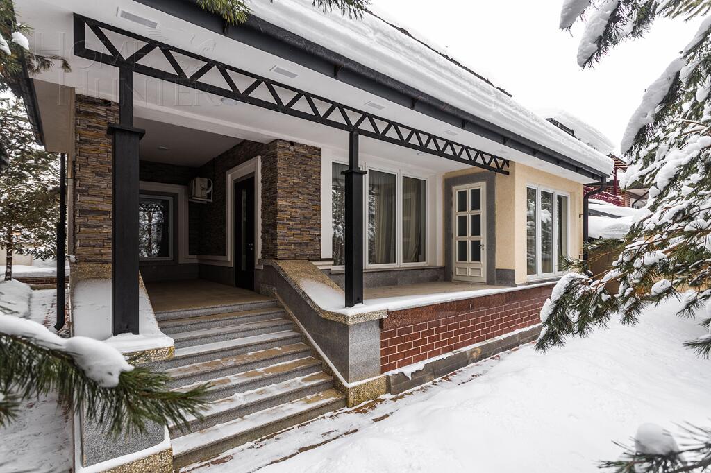 3-этажный таунхаус 360 м² с отделкой