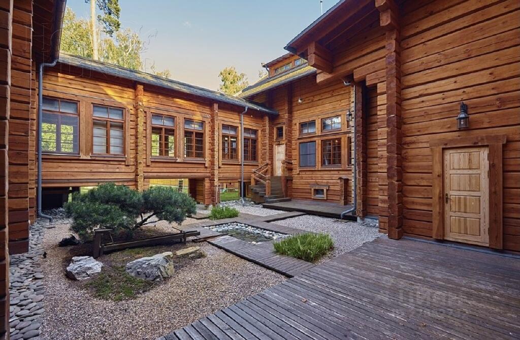 2-этажный коттедж 2 100 м² с отделкой