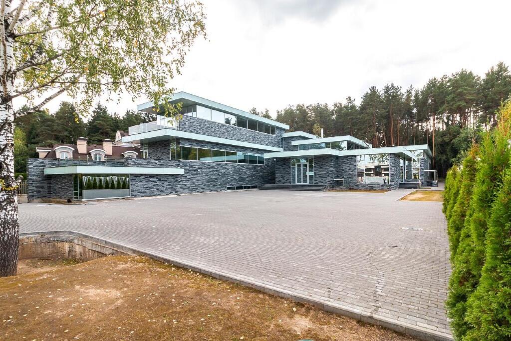 3-этажный коттедж 1 546 м² без отделки
