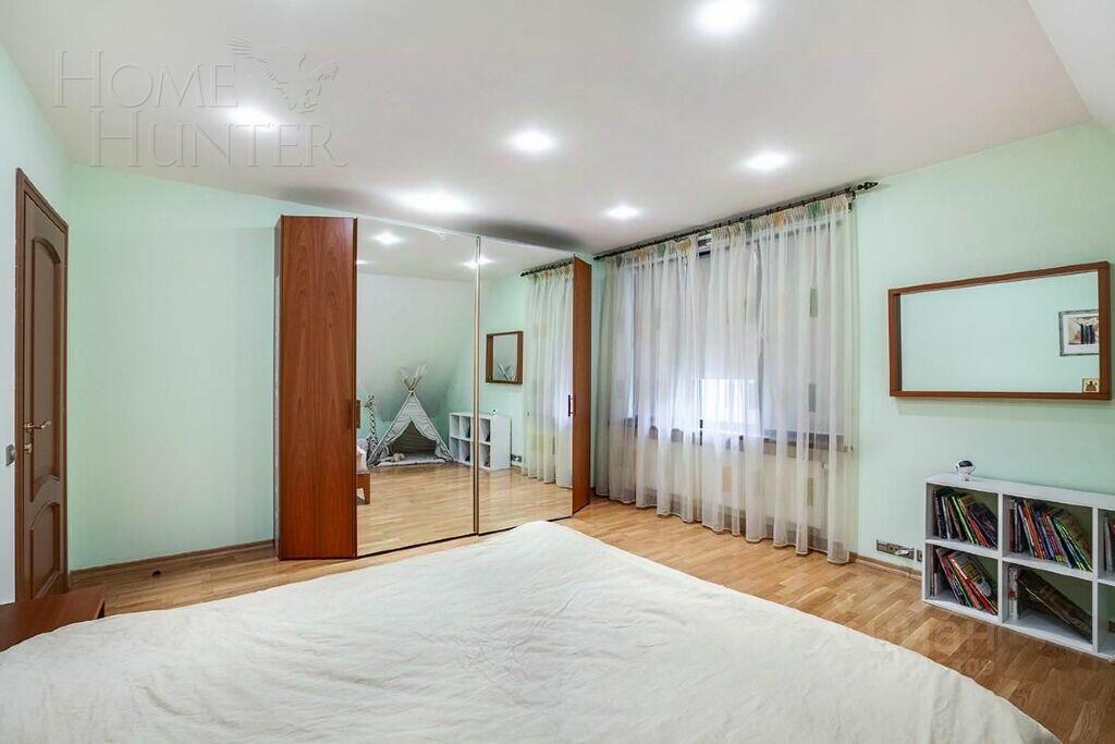 3-этажный коттедж 1 233 м² с отделкой