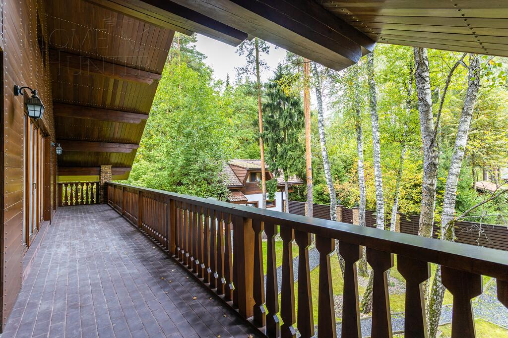 2-этажный коттедж 640 м² без отделки