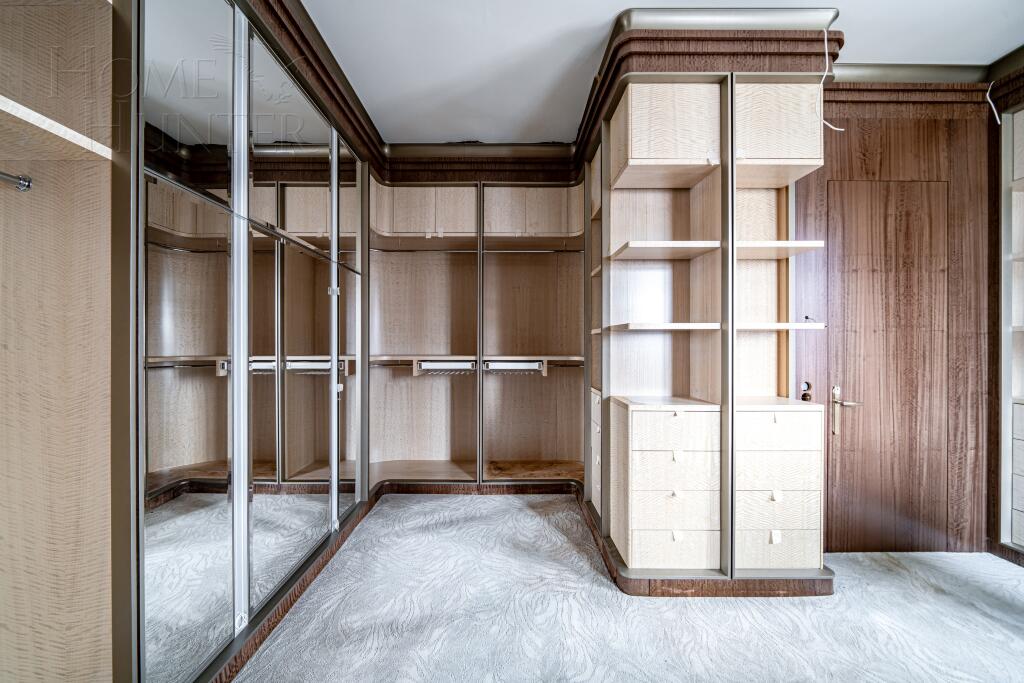 2-этажный коттедж 1 244 м² с отделкой