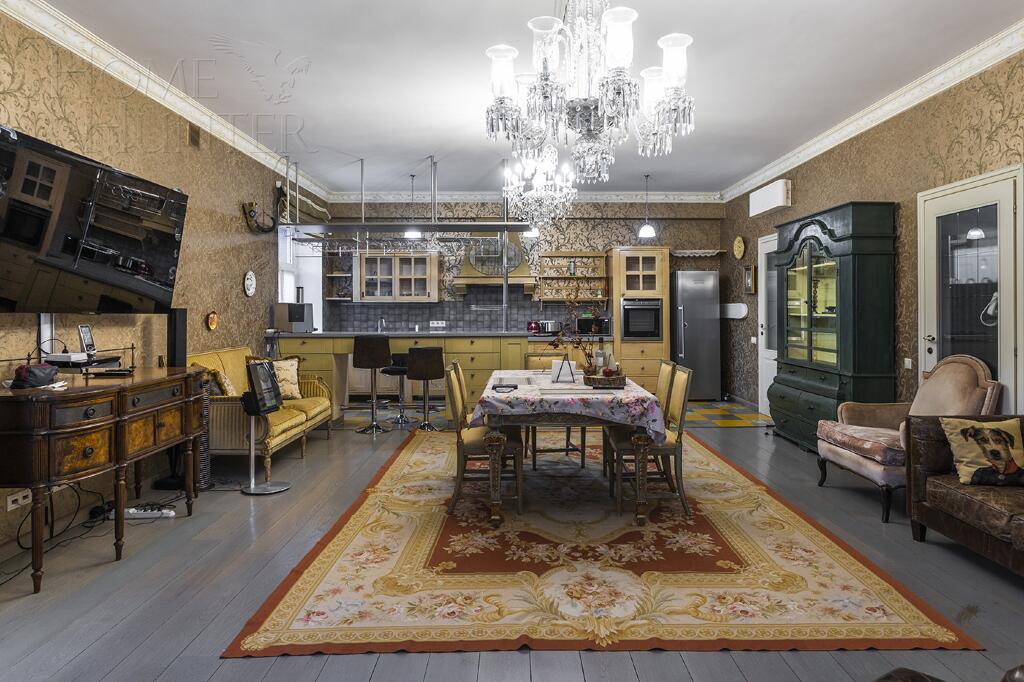 3-этажный коттедж 1 250 м² с отделкой