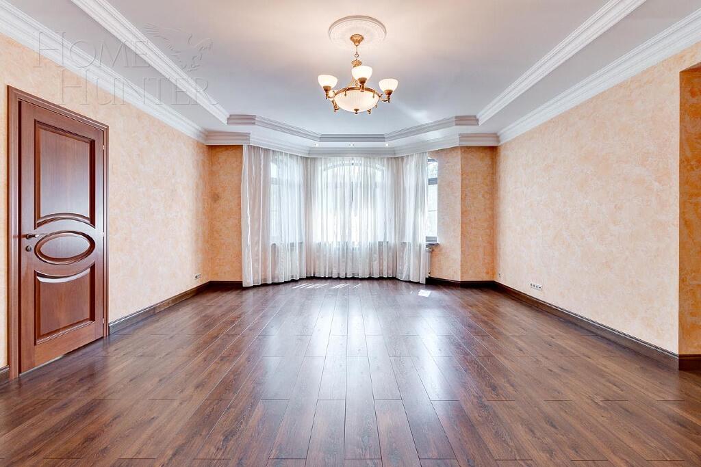 2-этажный коттедж 700 м² с отделкой