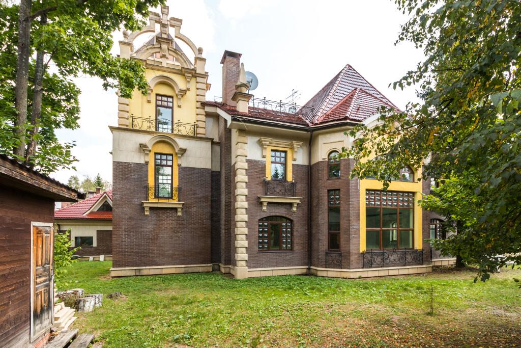 2-этажный коттедж 950 м² с отделкой