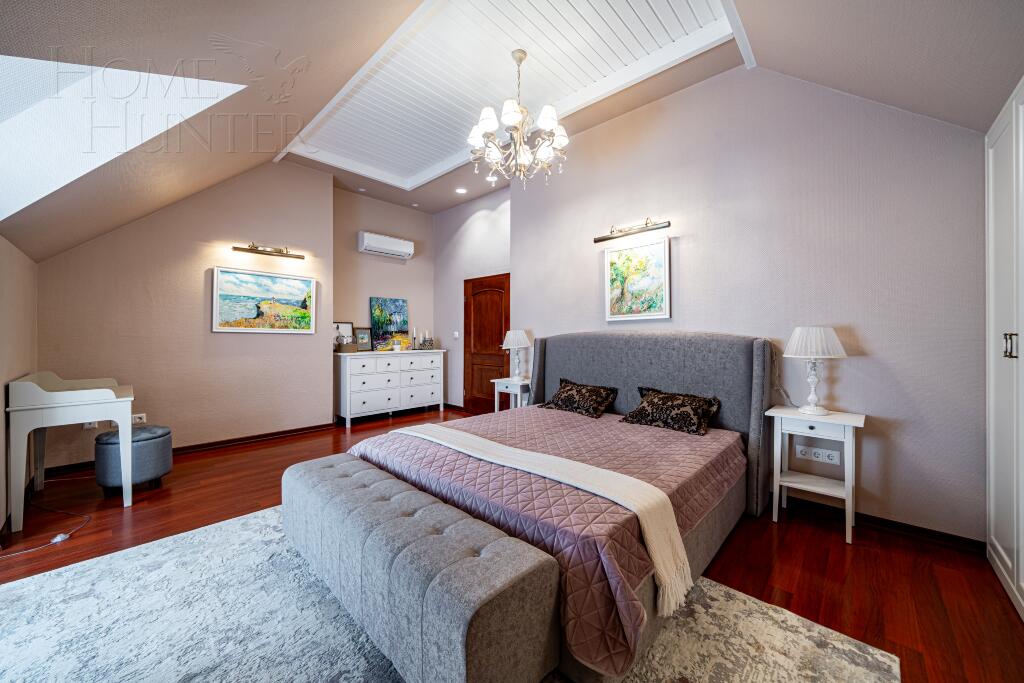 3-этажный коттедж 600 м² с отделкой