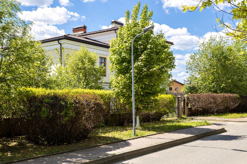2-этажный коттедж 540 м² без отделки