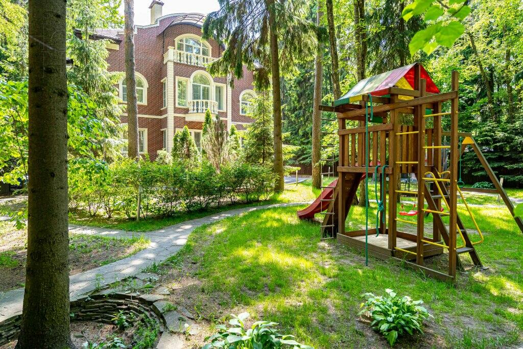 2-этажный коттедж 850 м² с отделкой