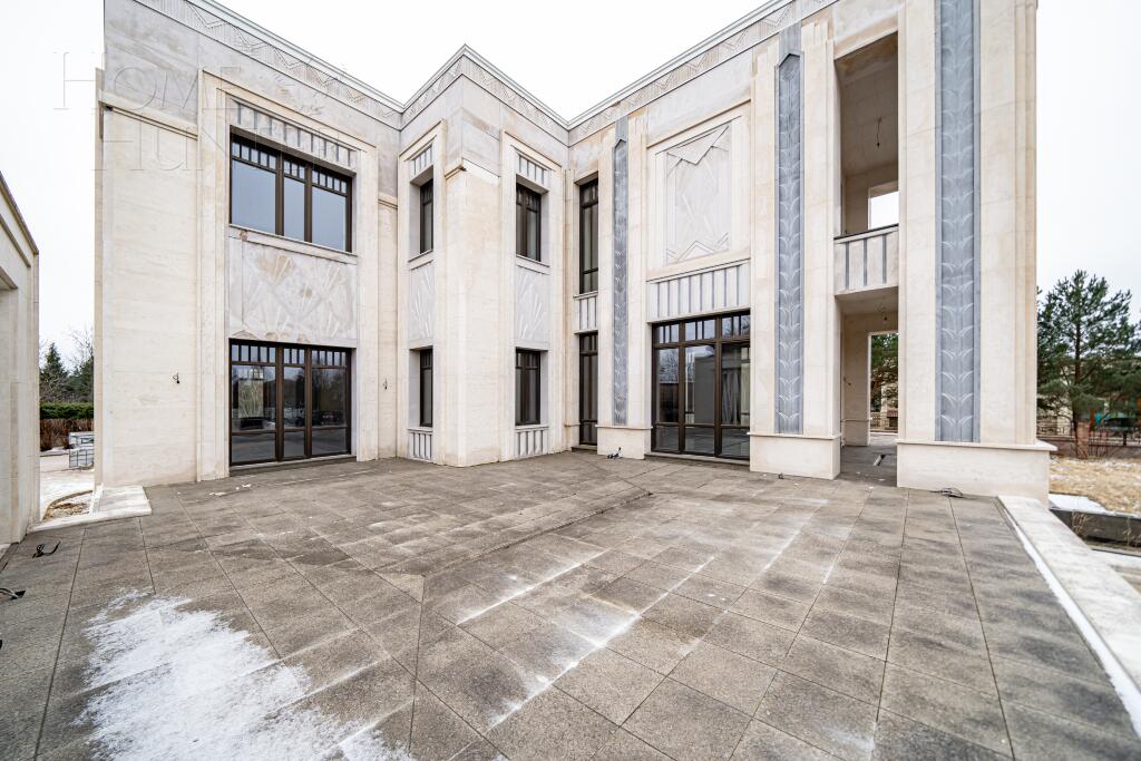 2-этажный коттедж 1 244 м² с отделкой