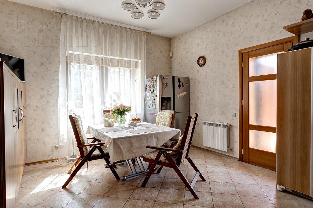 2-этажный коттедж 200 м² с отделкой