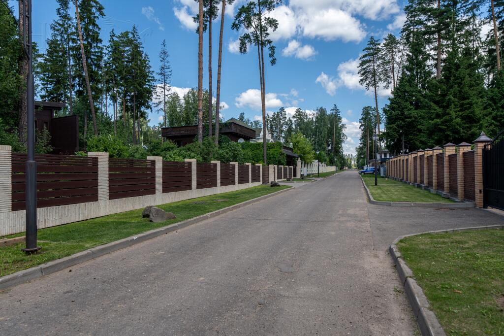 2-этажный коттедж 549 м² без отделки