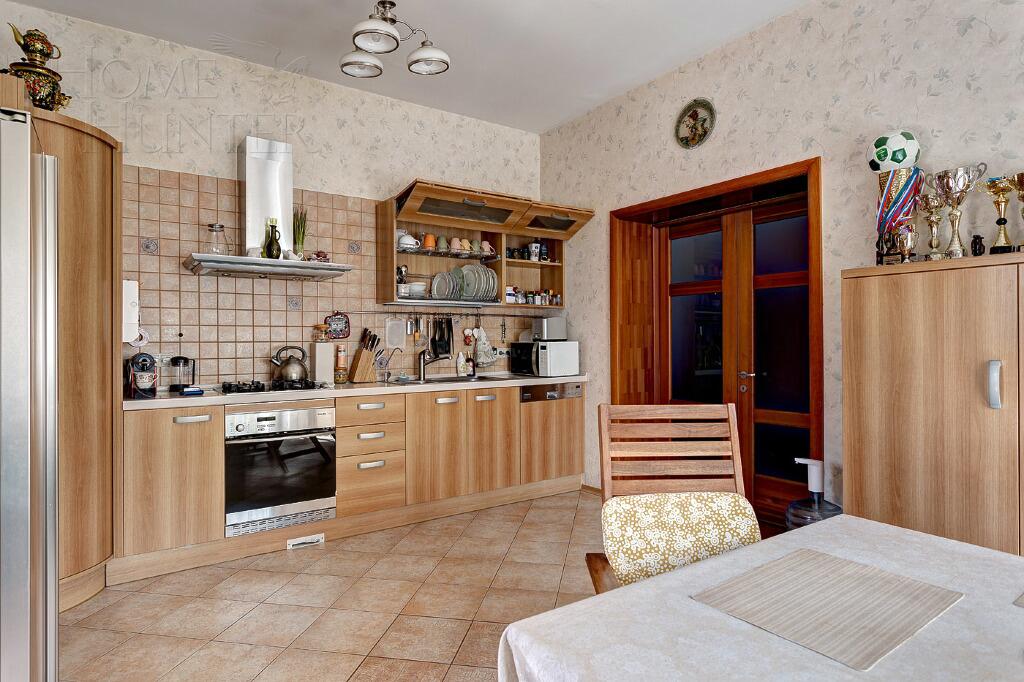 2-этажный коттедж 200 м² с отделкой