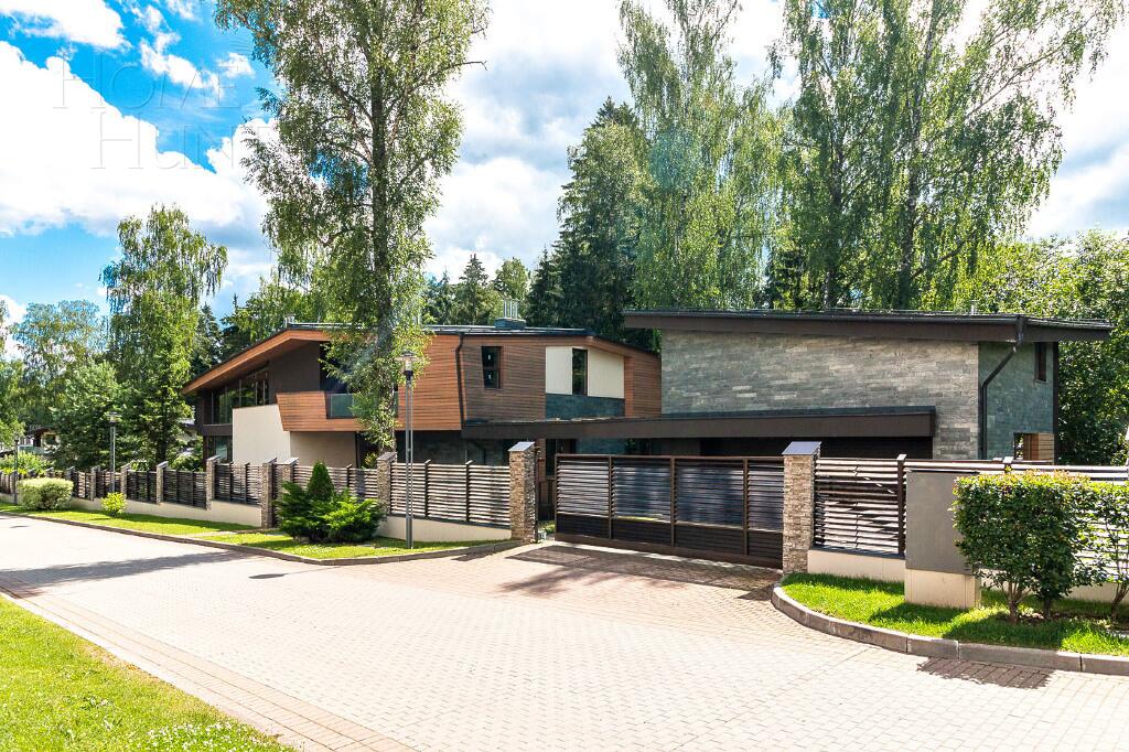 2-этажный коттедж 550 м² без отделки