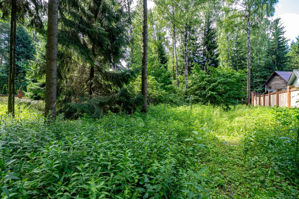 3-этажный коттедж 1 250 м² без отделки