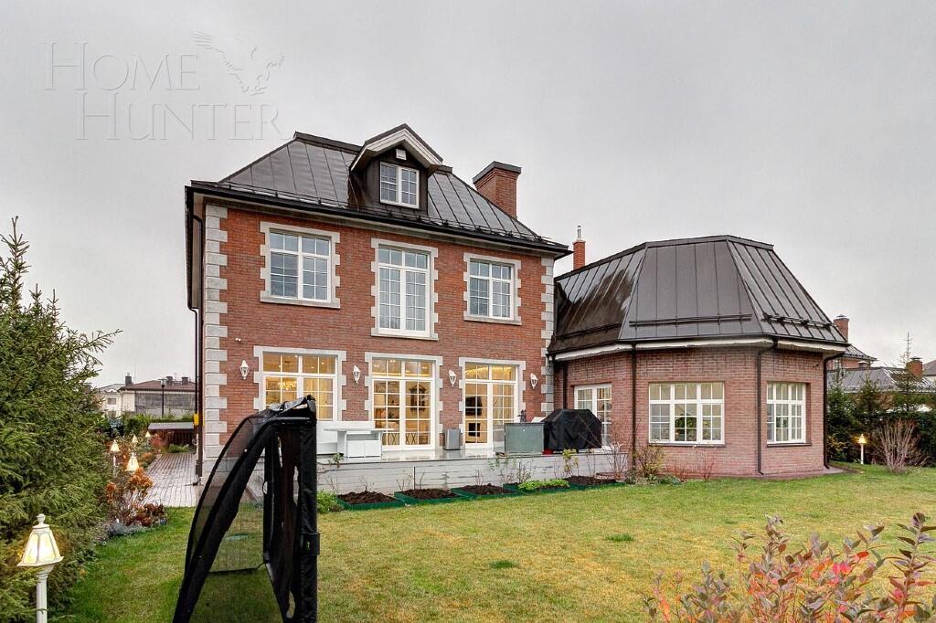3-этажный коттедж 550 м² с отделкой