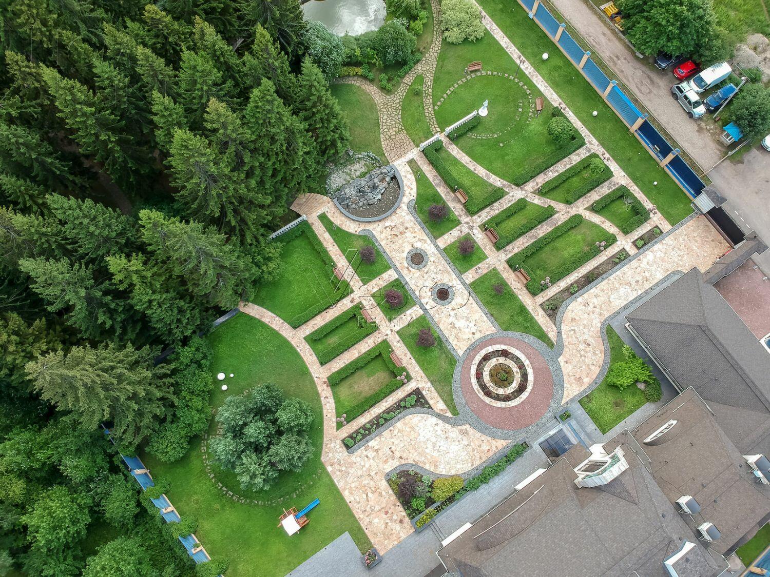 2-этажный коттедж 1 832 м² с отделкой