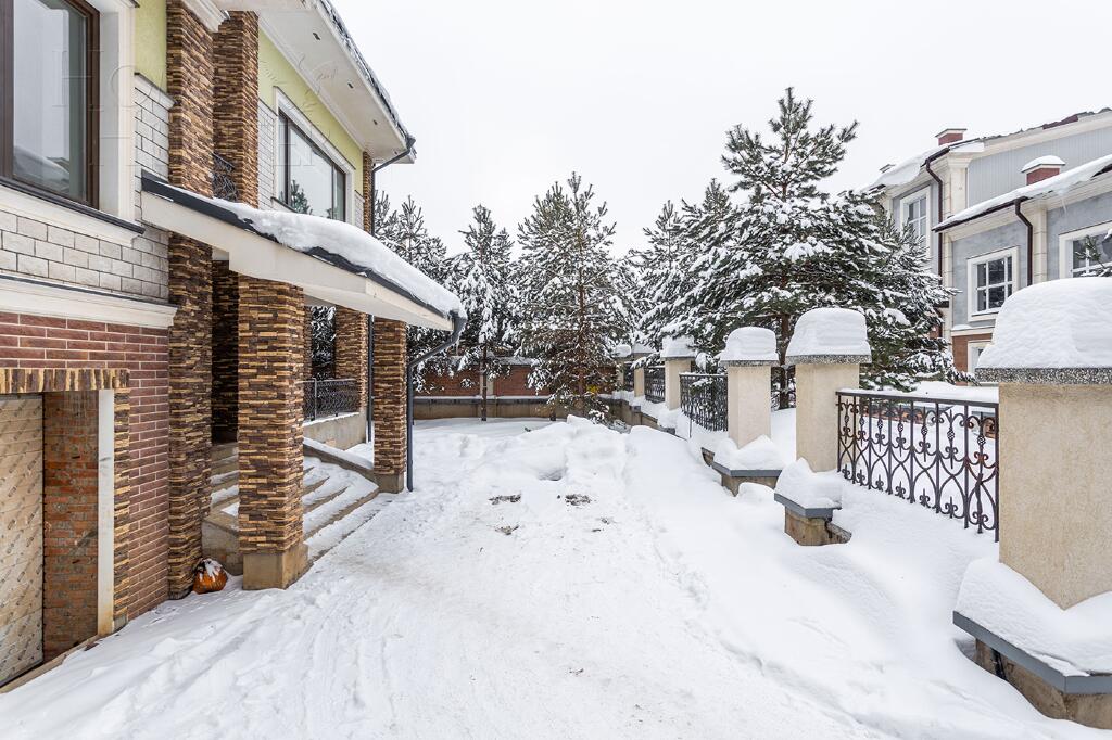 2-этажный коттедж 772 м² без отделки