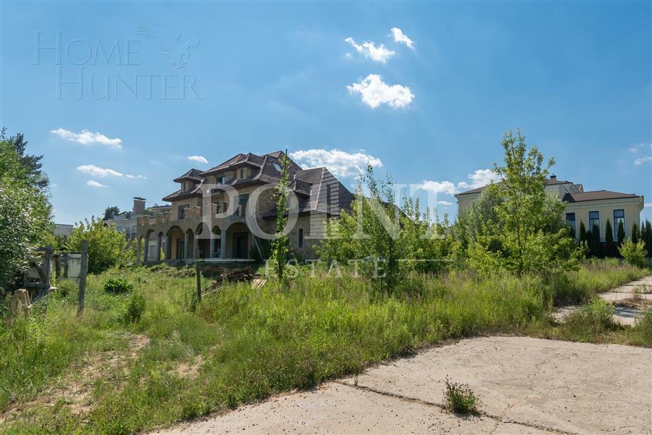 3-этажный коттедж 650 м² без отделки