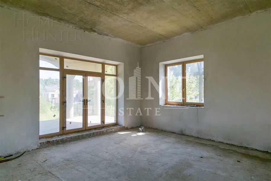 3-этажный коттедж 650 м² без отделки