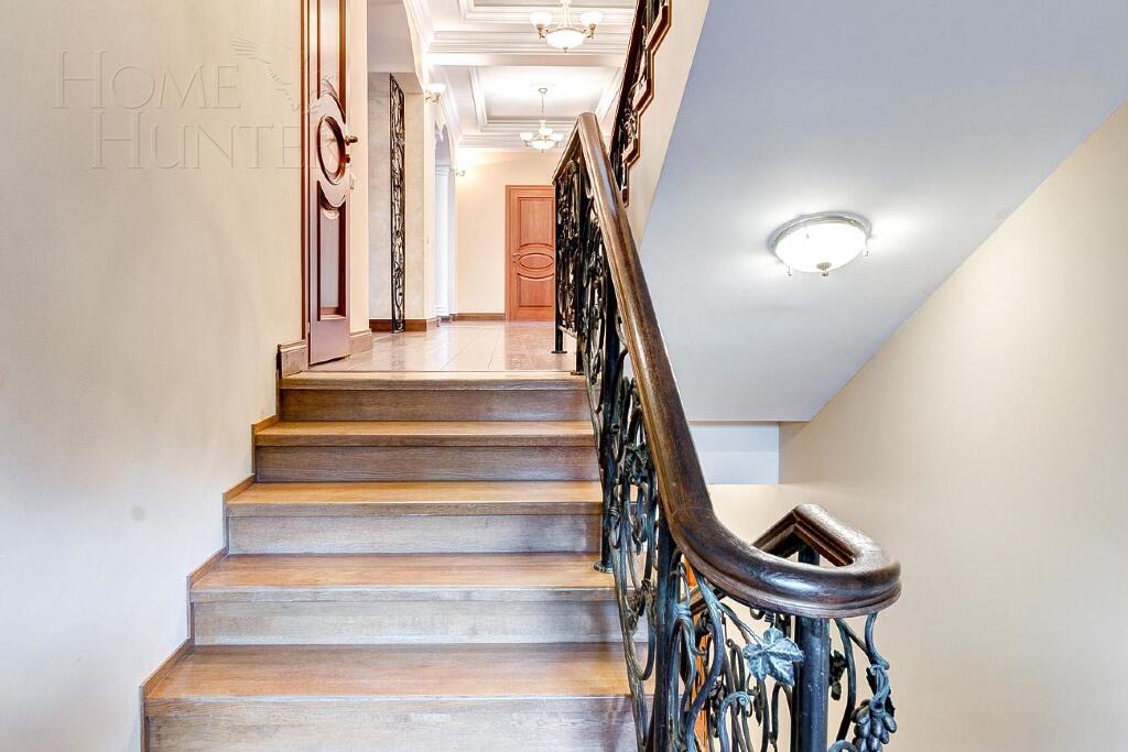 2-этажный коттедж 700 м² с отделкой