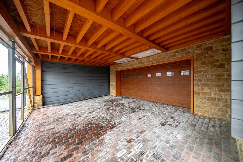 2-этажный коттедж 1 250 м² без отделки