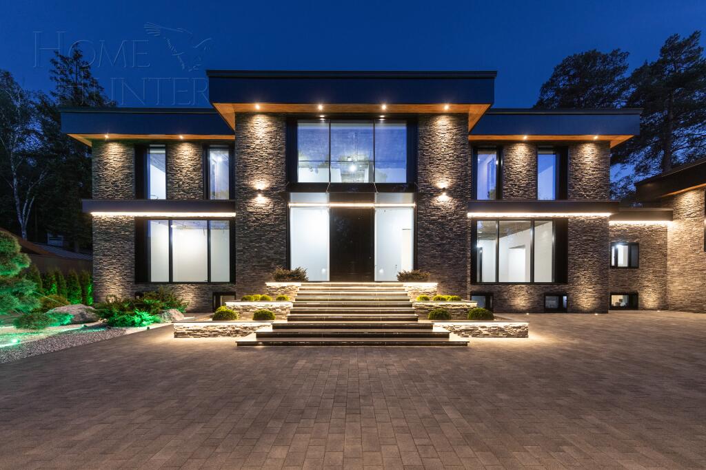 2-этажный коттедж 1 700 м² без отделки