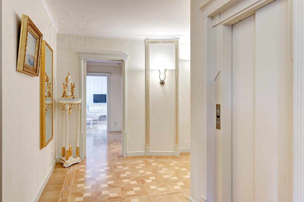 2-этажный коттедж 782.7 м² с отделкой