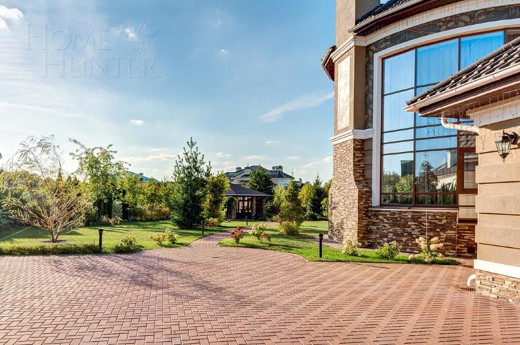 2-этажный коттедж 550 м² с отделкой