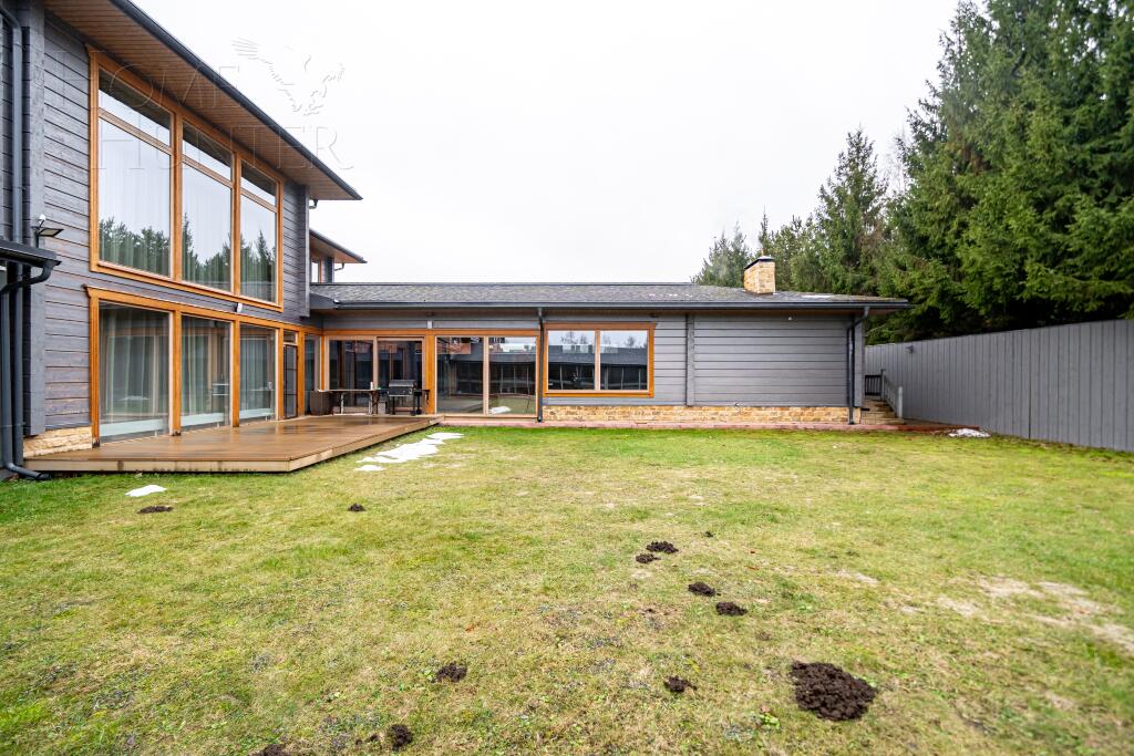 2-этажный коттедж 1 250 м² с отделкой