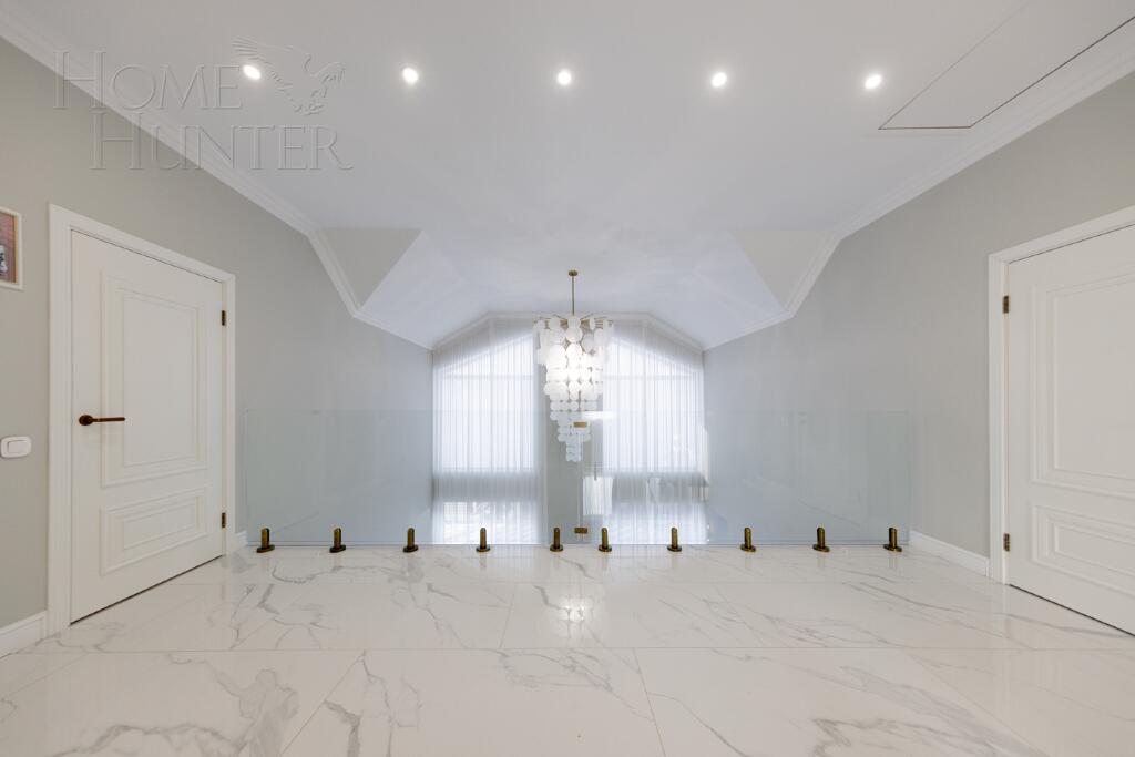 2-этажный коттедж 350 м² с отделкой