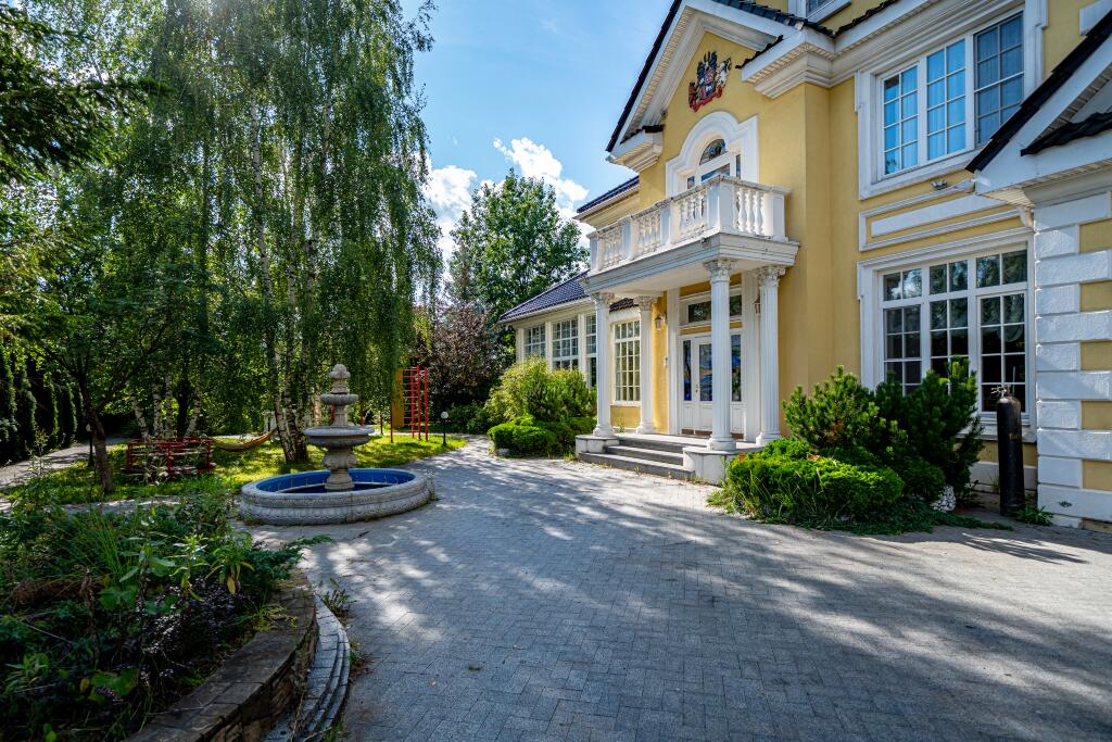 2-этажный коттедж 800 м² с отделкой