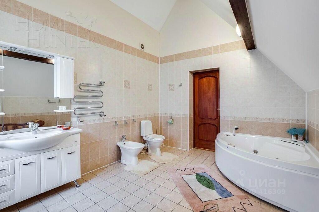 3-этажный коттедж 1 233 м² с отделкой