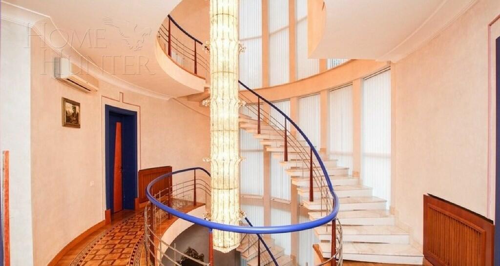 2-этажный коттедж 900 м² с отделкой