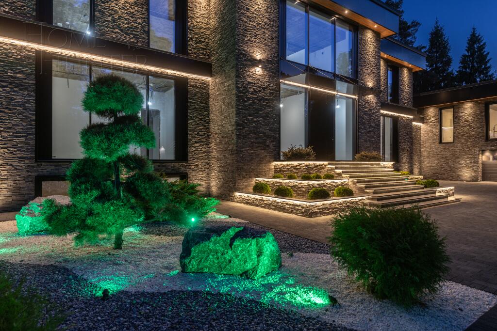 2-этажный коттедж 1 700 м² без отделки