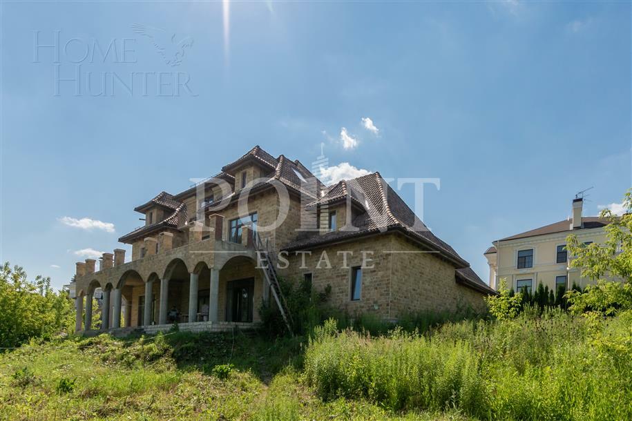 3-этажный коттедж 650 м² без отделки