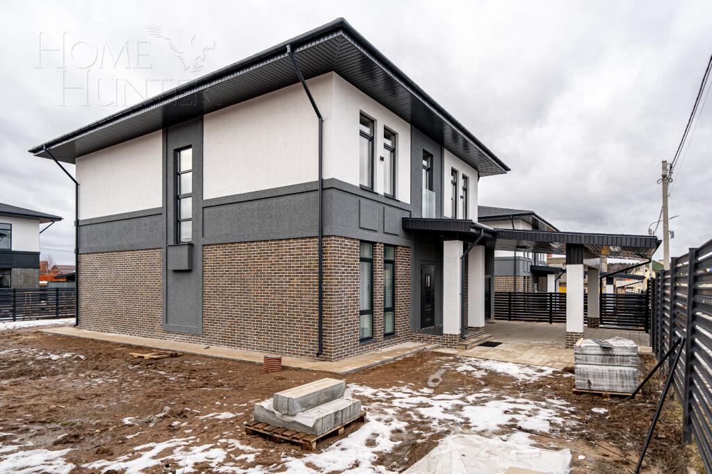 2-этажный коттедж 250 м² с отделкой