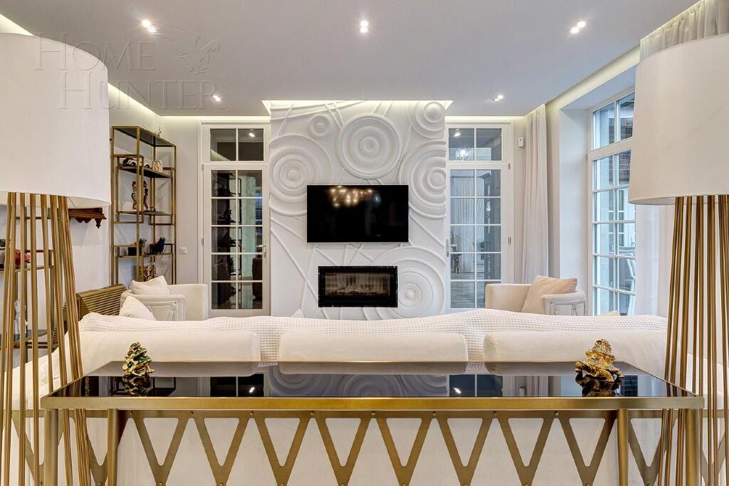 3-этажный коттедж 550 м² с отделкой