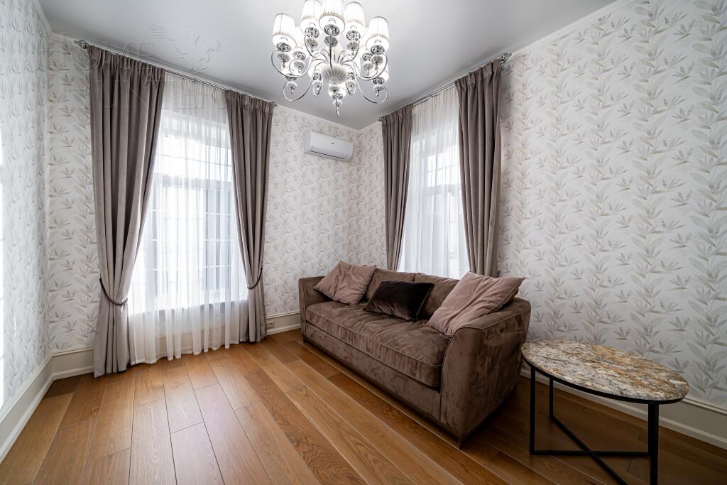 3-этажный таунхаус 270 м² с отделкой