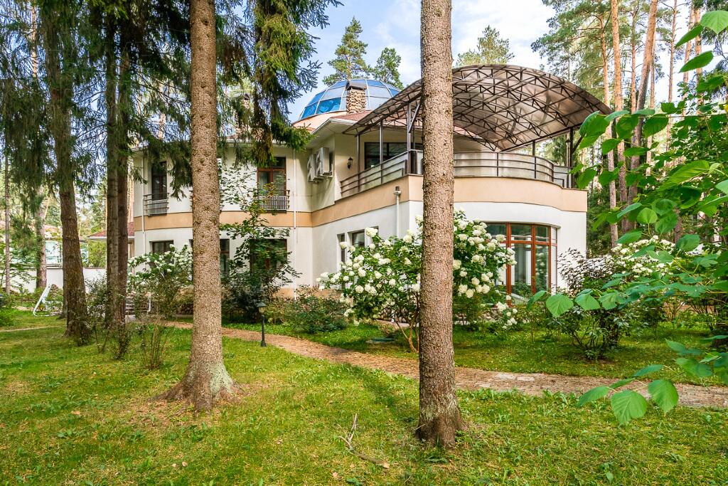 2-этажный коттедж 850 м² с отделкой