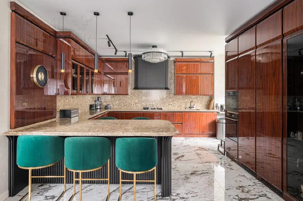 2-этажный коттедж 700 м² с отделкой