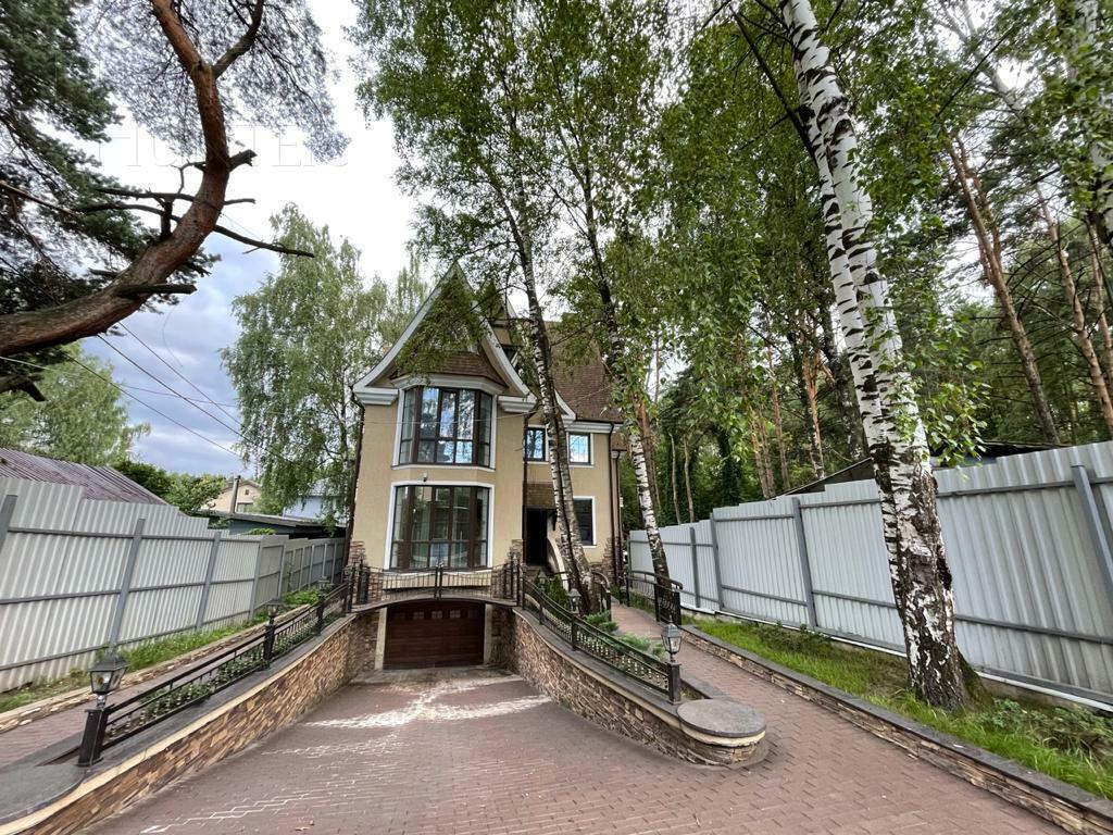 2-этажный коттедж 452 м² с отделкой