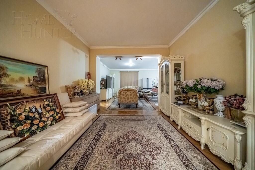 3-этажный коттедж 980 м² с отделкой