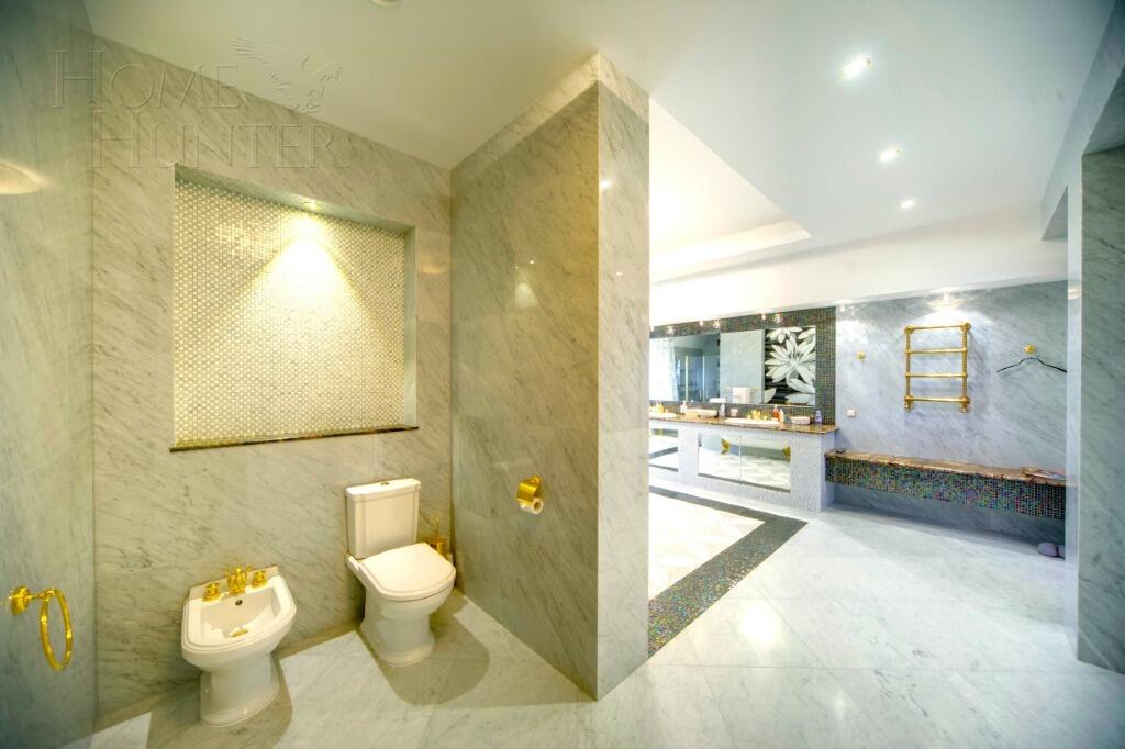 3-этажный коттедж 1 832 м² с отделкой