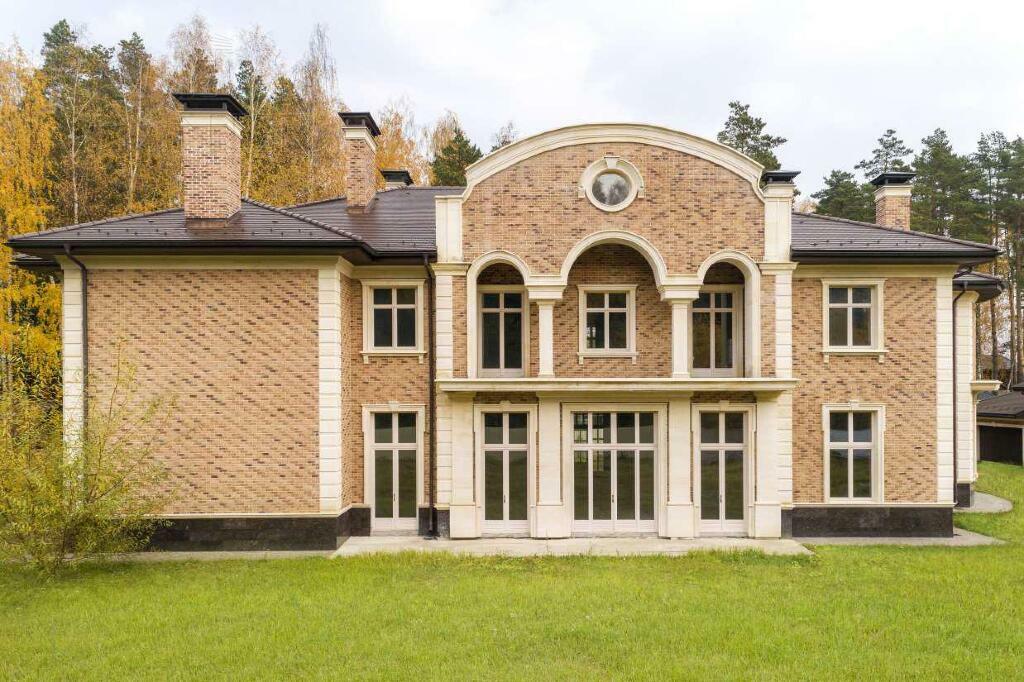 2-этажный коттедж 1 289 м² без отделки