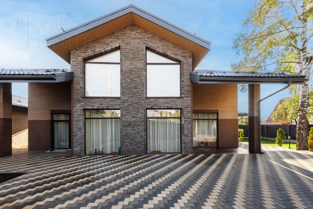 2-этажный коттедж 350 м² с отделкой