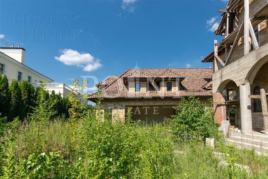 3-этажный коттедж 650 м² без отделки